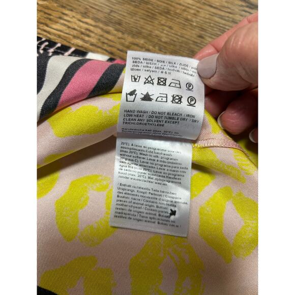 Luisa Cerano 100% Silk Blouse Yellow Pink Stripe Black Lip Design Sz 14 Mob Wife - Picture 5 of 11